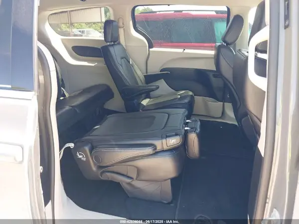 2C4RC1BG3PR597465 2023 CHRYSLER PACIFICA - Image 8