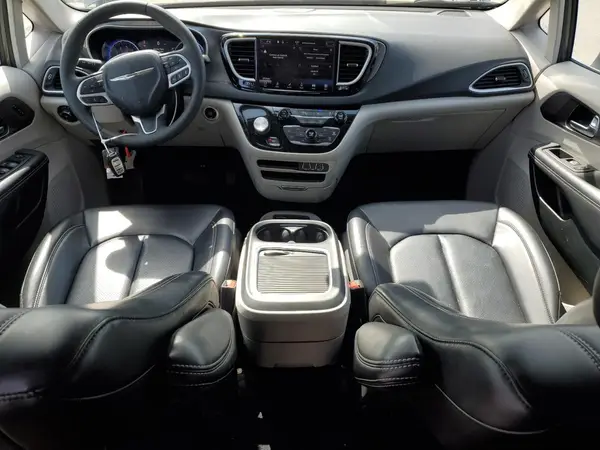 2C4RC1BG3PR605662 2023 CHRYSLER PACIFICA - Image 8