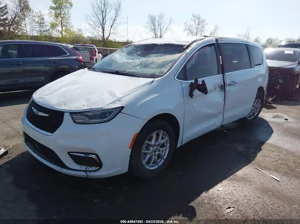 2C4RC1BG3PR605919 2023 CHRYSLER PACIFICA - Image 2