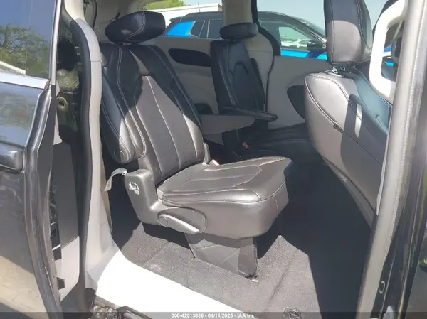 2C4RC1BG3PR615821 2023 CHRYSLER PACIFICA - Image 8