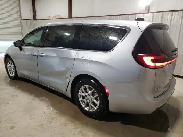 2C4RC1BG3PR623966 2023 CHRYSLER PACIFICA - Image 2