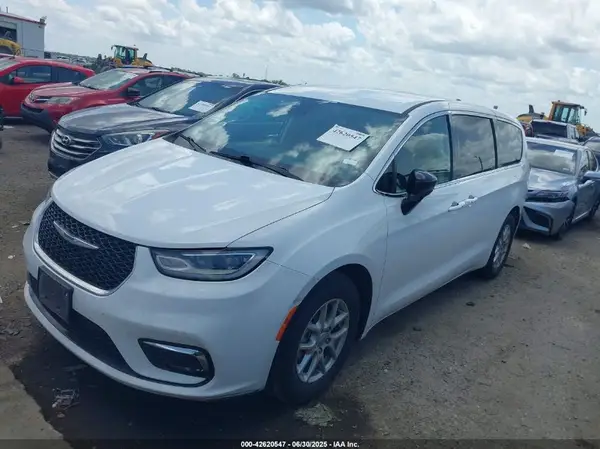 2C4RC1BG3RR106282 2024 CHRYSLER PACIFICA - Image 2