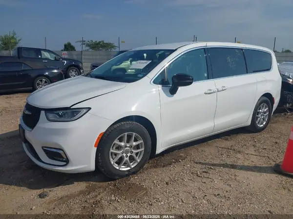 2C4RC1BG3RR124393 2024 CHRYSLER PACIFICA - Image 2