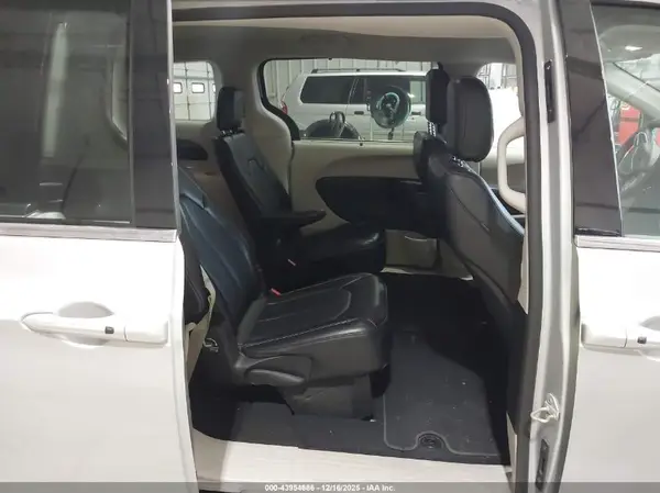 2C4RC1BG3RR172976 2024 CHRYSLER PACIFICA - Image 8