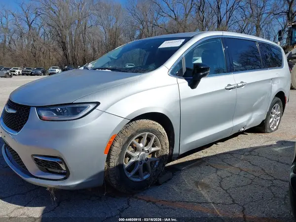 2C4RC1BG3RR173223 2024 CHRYSLER PACIFICA - Image 2