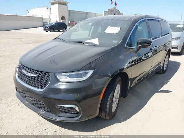 2C4RC1BG3RR186795 2024 CHRYSLER PACIFICA - Image 2