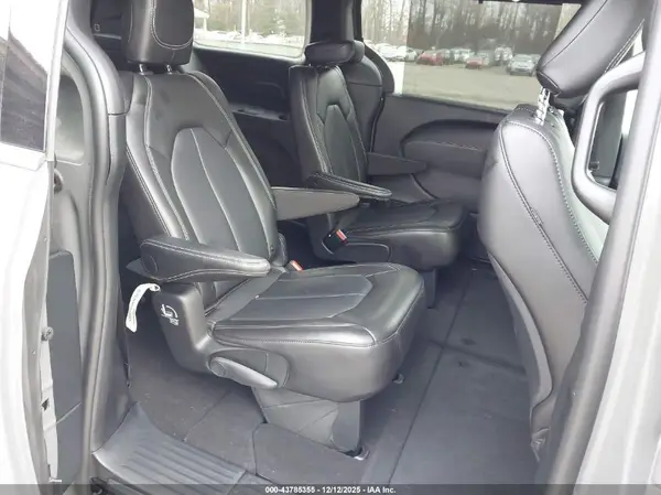 2C4RC1BG3SR532236 2025 CHRYSLER PACIFICA - Image 8