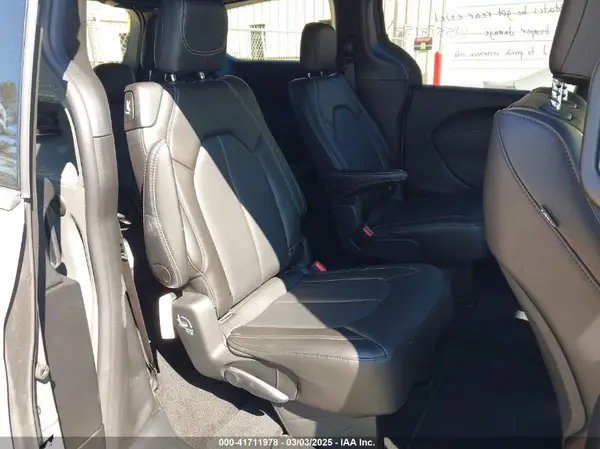 2C4RC1BG3SR532429 2025 CHRYSLER PACIFICA - Image 8