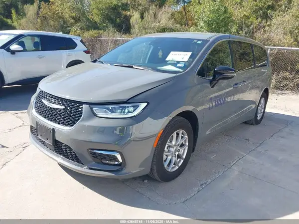 2C4RC1BG3SR541745 2025 CHRYSLER PACIFICA - Image 2