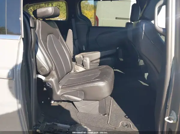2C4RC1BG3SR541745 2025 CHRYSLER PACIFICA - Image 8