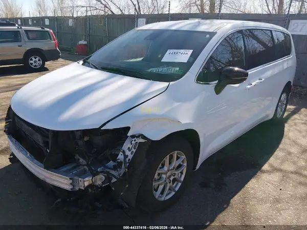 2C4RC1BG3SR545598 2025 CHRYSLER PACIFICA - Image 2