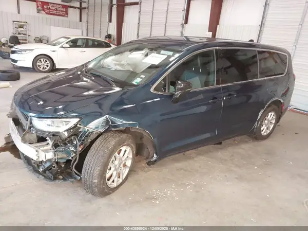 2C4RC1BG3SR551790 2025 CHRYSLER PACIFICA - Image 2