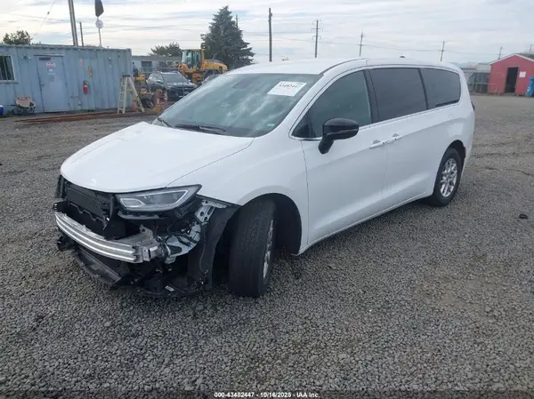 2C4RC1BG3SR554401 2025 CHRYSLER PACIFICA - Image 2