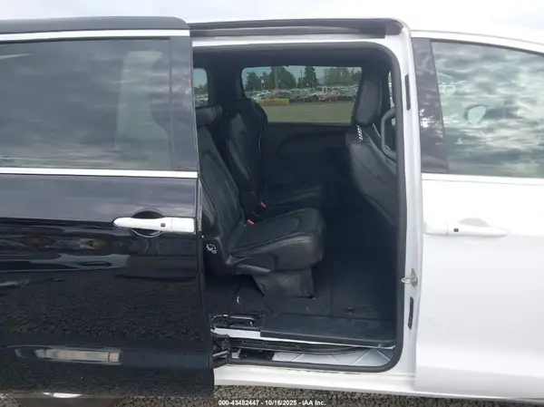 2C4RC1BG3SR554401 2025 CHRYSLER PACIFICA - Image 8