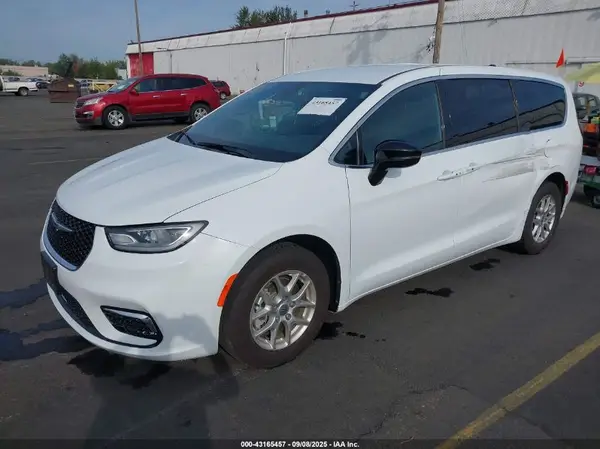 2C4RC1BG3SR556343 2025 CHRYSLER PACIFICA - Image 2