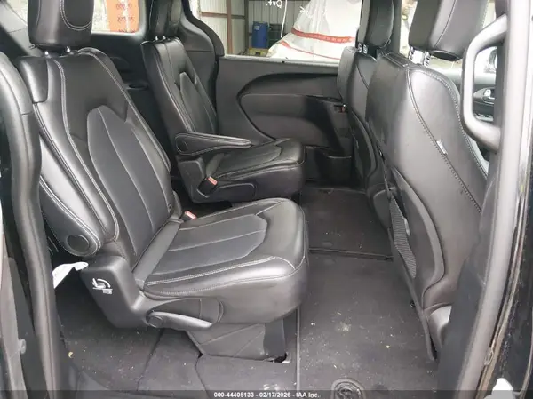 2C4RC1BG3SR560702 2025 CHRYSLER PACIFICA - Image 8