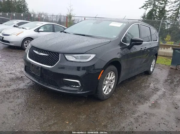 2C4RC1BG3SR570243 2025 CHRYSLER PACIFICA - Image 2