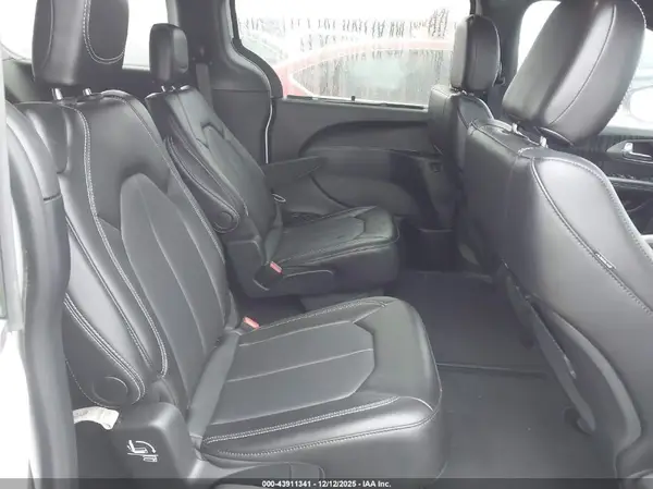 2C4RC1BG3SR579055 2025 CHRYSLER PACIFICA - Image 3