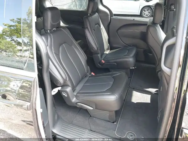 2C4RC1BG3SR584689 2025 CHRYSLER PACIFICA - Image 8