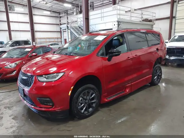 2C4RC1BG3SR605105 2025 CHRYSLER PACIFICA - Image 2