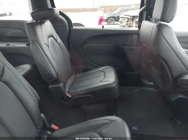 2C4RC1BG3TR181328 2026 CHRYSLER PACIFICA - Image 8