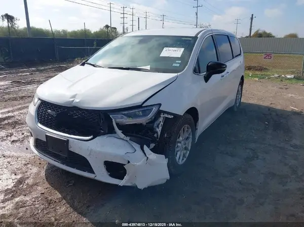 2C4RC1BG3TR186254 2026 CHRYSLER PACIFICA - Image 2