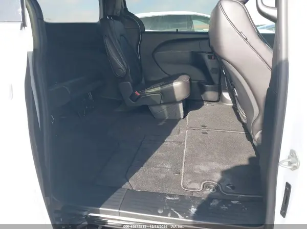 2C4RC1BG3TR186254 2026 CHRYSLER PACIFICA - Image 8