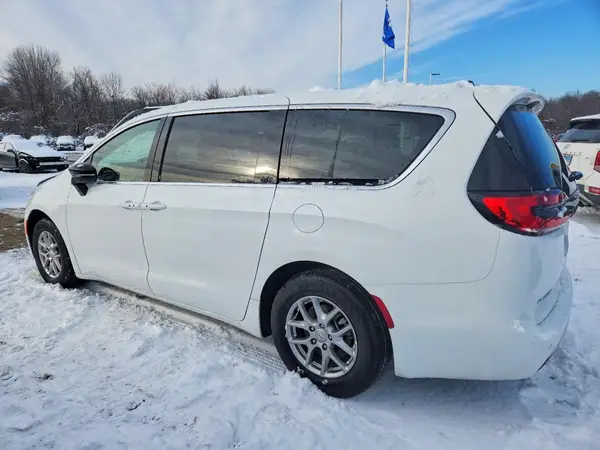 2C4RC1BG3TR201061 2026 CHRYSLER PACIFICA - Image 2