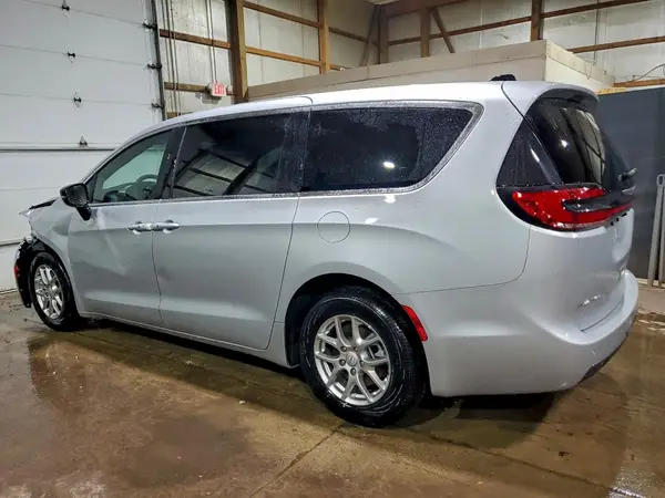 2C4RC1BG3TR204090 2026 CHRYSLER PACIFICA - Image 2