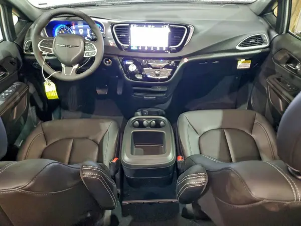 2C4RC1BG3TR204090 2026 CHRYSLER PACIFICA - Image 8