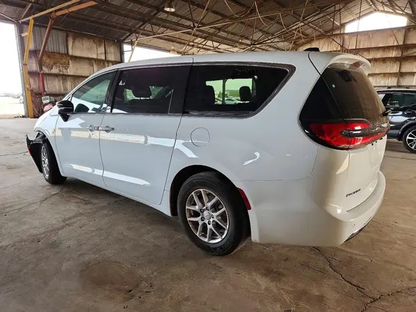 2C4RC1BG3TR204817 2026 CHRYSLER PACIFICA - Image 2