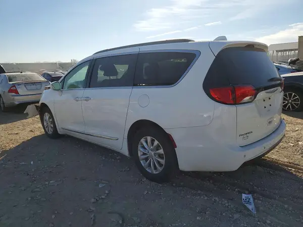 2C4RC1BG4HR500839 2017 CHRYSLER PACIFICA - Image 2