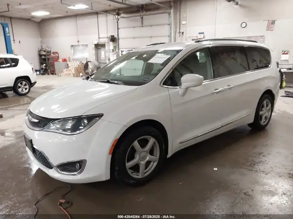 2C4RC1BG4HR501246 2017 CHRYSLER PACIFICA - Image 2