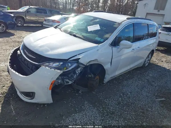 2C4RC1BG4HR503093 2017 CHRYSLER PACIFICA - Image 2