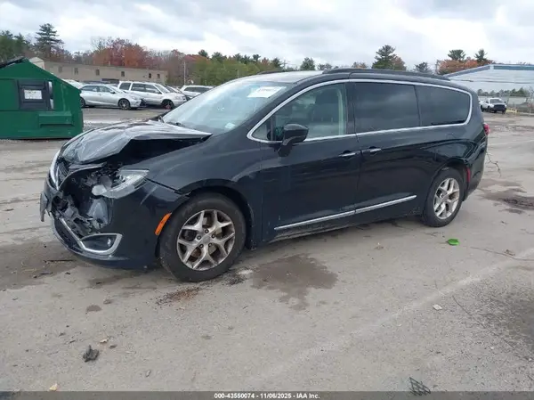2C4RC1BG4HR503384 2017 CHRYSLER PACIFICA - Image 2