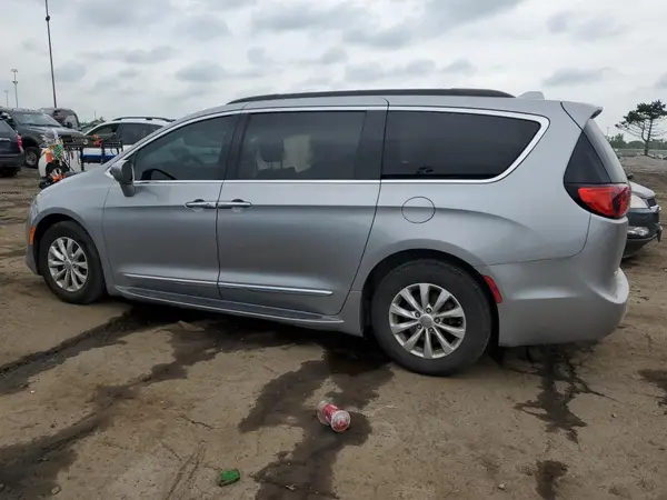 2C4RC1BG4HR507967 2017 CHRYSLER PACIFICA - Image 2