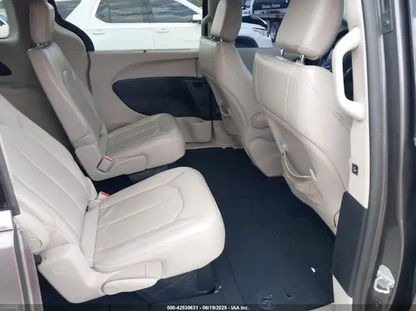 2C4RC1BG4HR516068 2017 CHRYSLER PACIFICA - Image 8