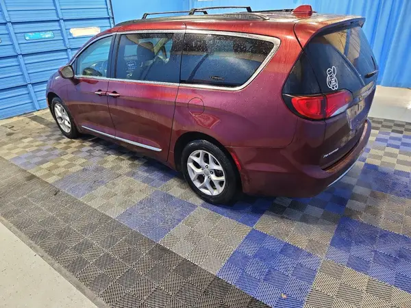 2C4RC1BG4HR518354 2017 CHRYSLER PACIFICA - Image 2