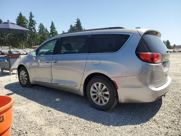 2C4RC1BG4HR524607 2017 CHRYSLER PACIFICA - Image 2