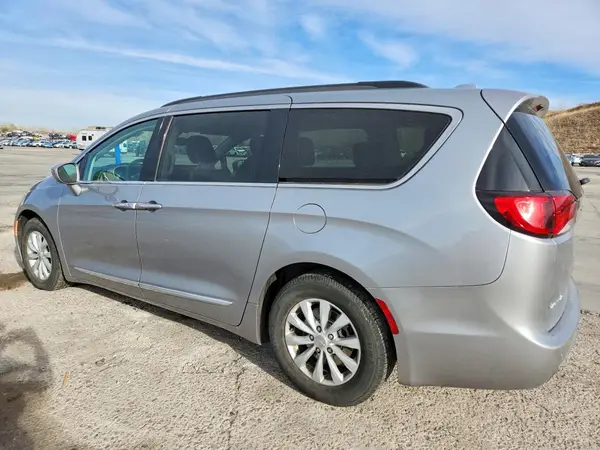 2C4RC1BG4HR527619 2017 CHRYSLER PACIFICA - Image 2