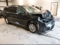 2C4RC1BG4HR530150 2017 CHRYSLER PACIFICA