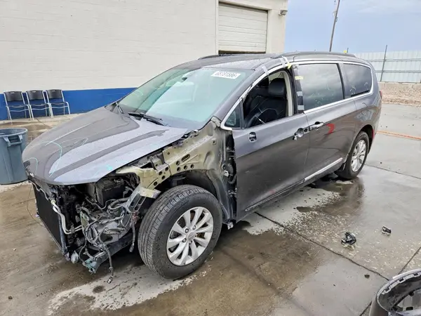 2C4RC1BG4HR535140 2017 CHRYSLER PACIFICA - Image 1