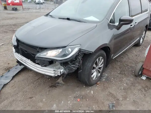 2C4RC1BG4HR537826 2017 CHRYSLER PACIFICA - Image 2