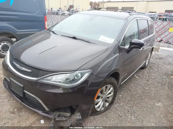2C4RC1BG4HR539334 2017 CHRYSLER PACIFICA - Image 2