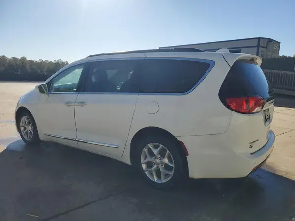 2C4RC1BG4HR541908 2017 CHRYSLER PACIFICA - Image 2