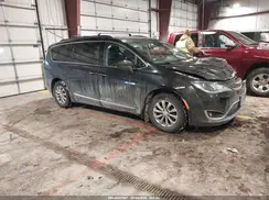 2C4RC1BG4HR544095 2017 CHRYSLER PACIFICA