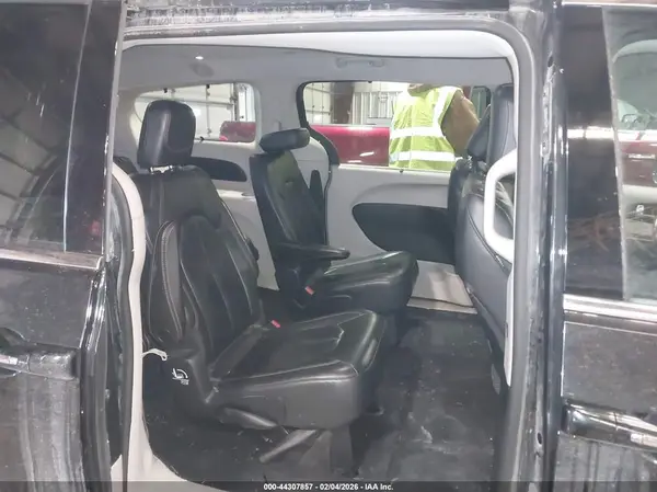 2C4RC1BG4HR544095 2017 CHRYSLER PACIFICA - Image 8