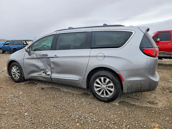 2C4RC1BG4HR544176 2017 CHRYSLER PACIFICA - Image 2