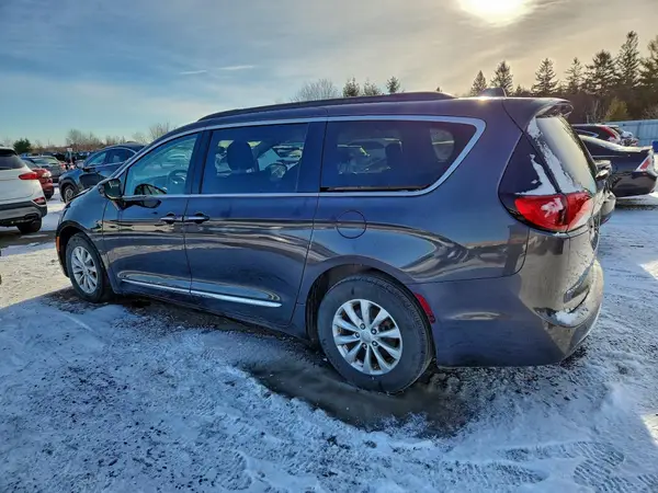 2C4RC1BG4HR550656 2017 CHRYSLER PACIFICA - Image 2