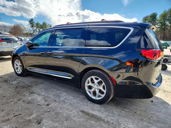 2C4RC1BG4HR552455 2017 CHRYSLER PACIFICA - Image 2
